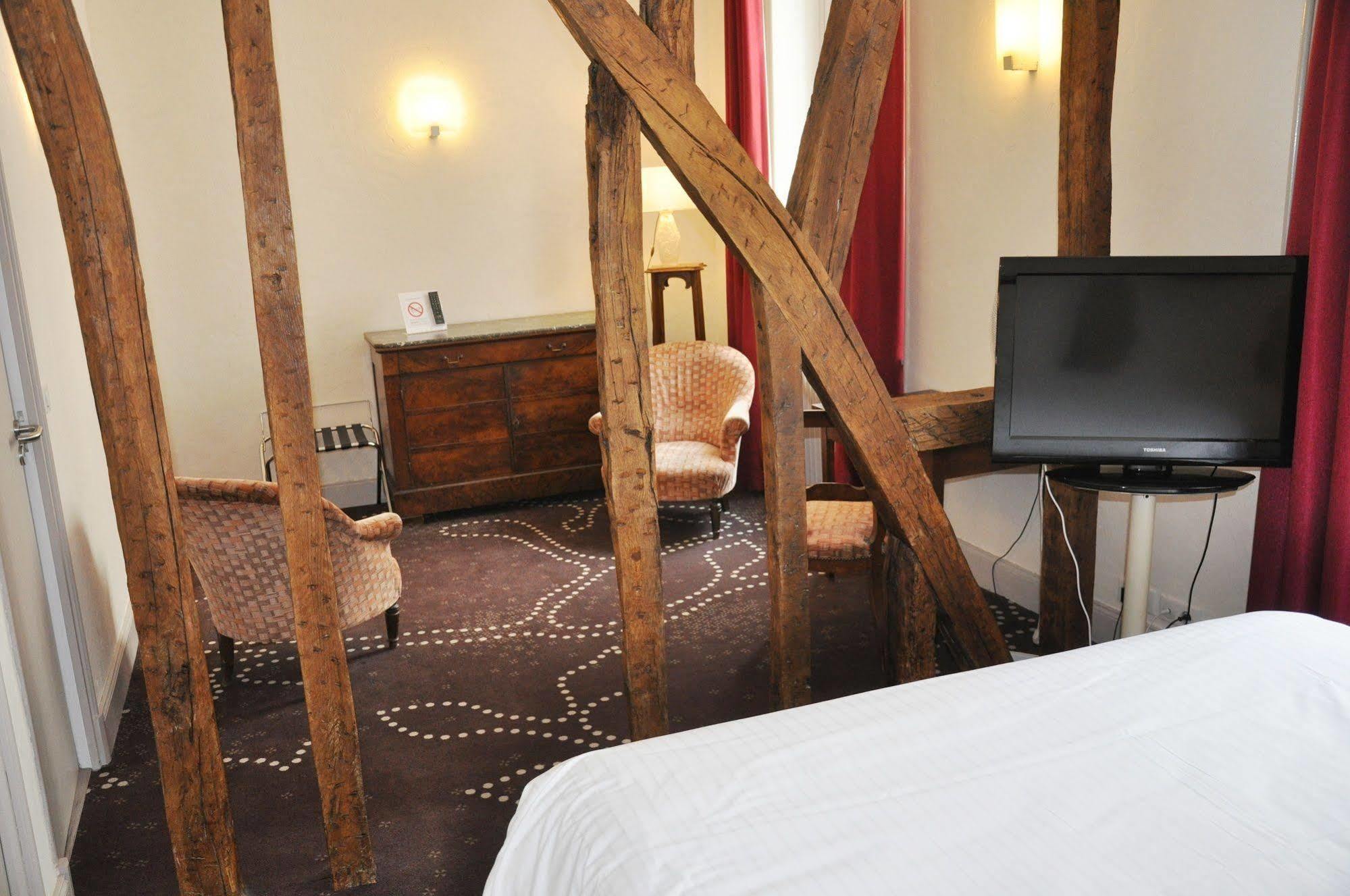 Hotel De France Auch Bagian luar foto