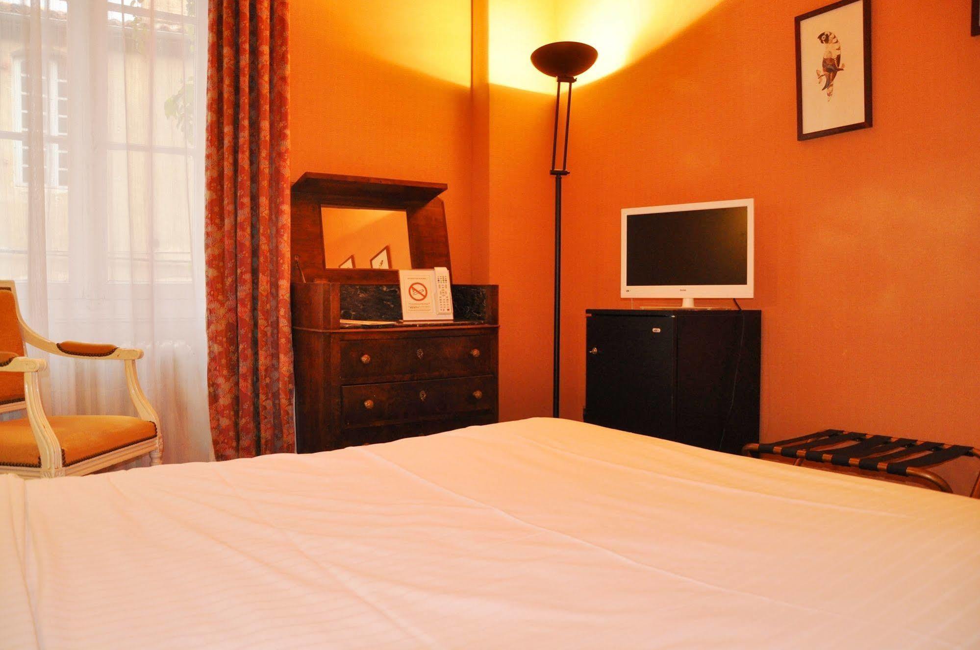 Hotel De France Auch Bagian luar foto